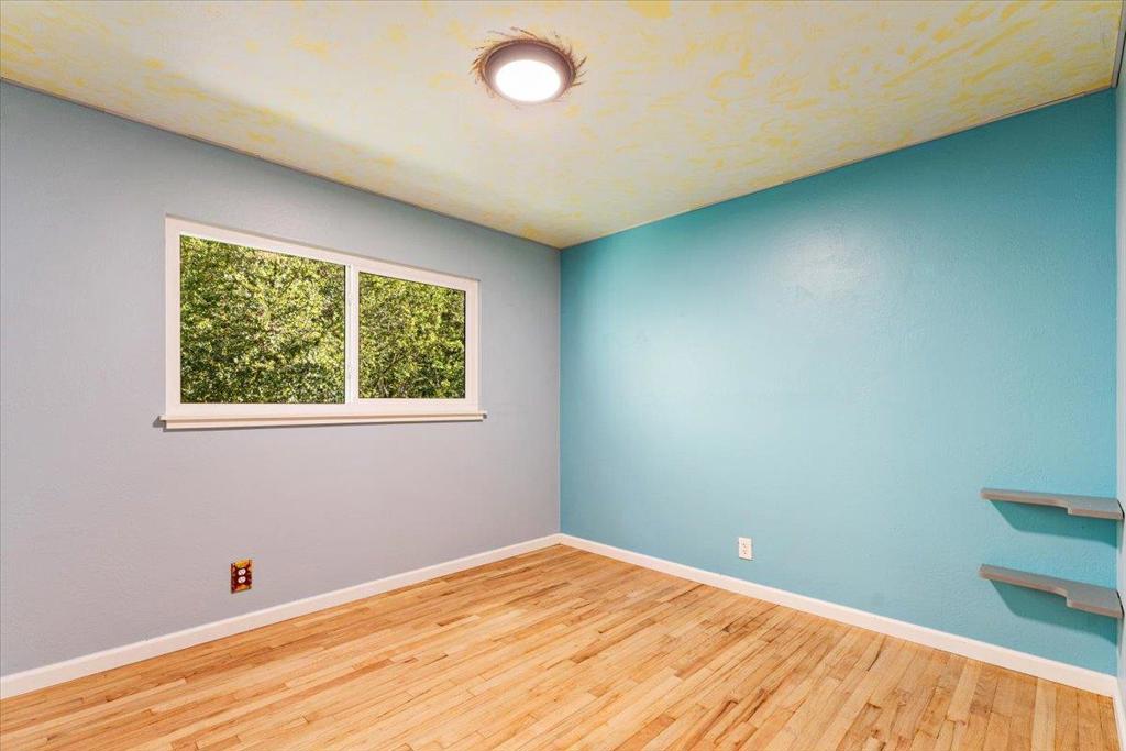 https://media.crmls.org/mediaz/821a1ad6-31c7-457b-822b-7aaedbf889f4.jpg?preset=X-Large
