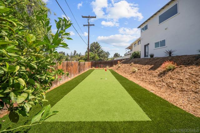 198 Croydon Ln, El Cajon CA: https://media.crmls.org/mediaz/821acd80-4b12-4769-a005-64f85c52b0ff.jpg