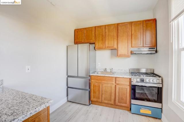 Image 15 of 28 For 680 14th St  