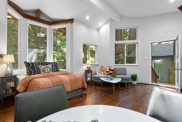 18460 Circle Drive, Los Gatos CA: https://media.crmls.org/mediaz/821b59f2-5cf1-4a2b-8cc0-92021b2c75e4.jpg