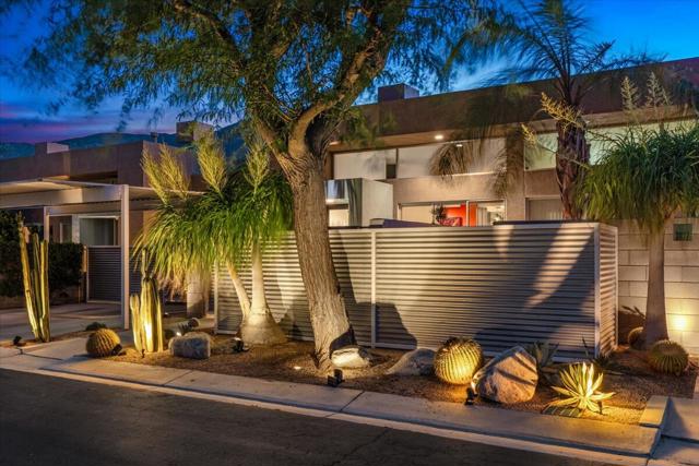 3617 Quiet Side Street, Palm Springs CA: https://media.crmls.org/mediaz/821bb598-7b43-4d5e-a3e6-33c93f4b8a86.jpg