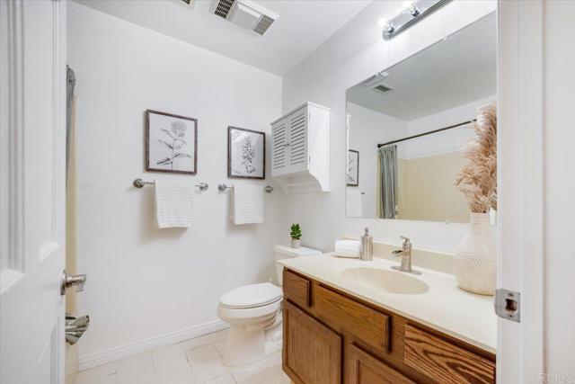 Detail Gallery Image 13 of 36 For 23622 Springwood, Ramona,  CA 92065 - 4 Beds | 3 Baths