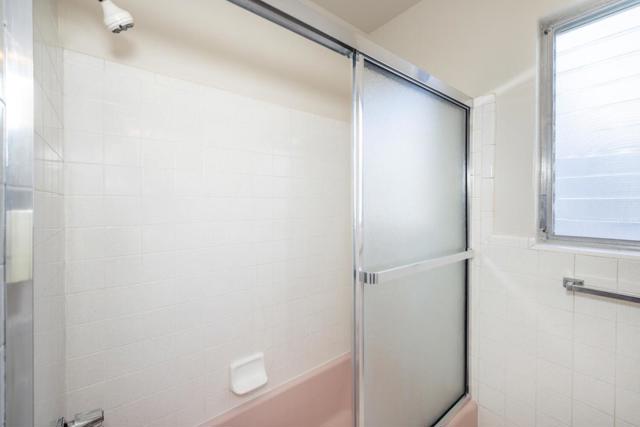 1648 Oak Avenue, Redwood City CA: https://media.crmls.org/mediaz/821c4f55-84d0-479d-af66-b5ce151b2491.jpg