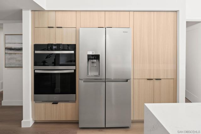 2561 Loring st, San Diego CA: https://media.crmls.org/mediaz/821ca691-bdd8-4078-94ef-fc9c57a5e357.jpg