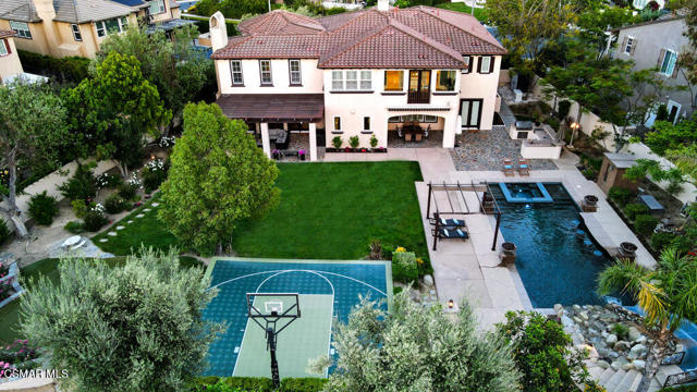 5715 Calais Court, Calabasas CA: https://media.crmls.org/mediaz/821da82b-97b4-48e8-8e51-4ff8958b7b64.jpg