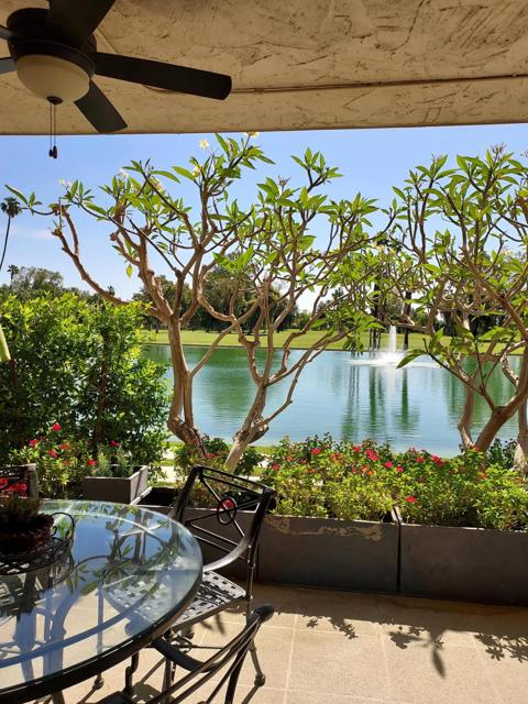 910 Island Drive, Rancho Mirage CA: https://media.crmls.org/mediaz/821dadbc-aa80-4383-96d8-7befe5a28d7d.jpg