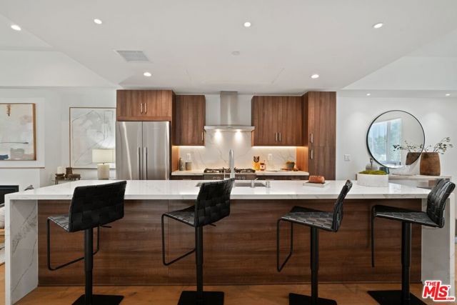 12614 Venice Boulevard, Los Angeles CA: https://media.crmls.org/mediaz/821eefb2-61ae-4d1b-8c27-ac33b901b855.jpg