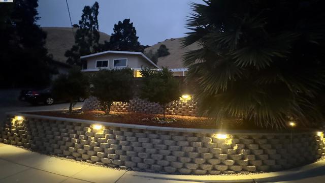38526 Canyon Heights Drive, Fremont CA: https://media.crmls.org/mediaz/821f013b-8d22-4cb3-bbf9-0c290d6cceb1.jpg