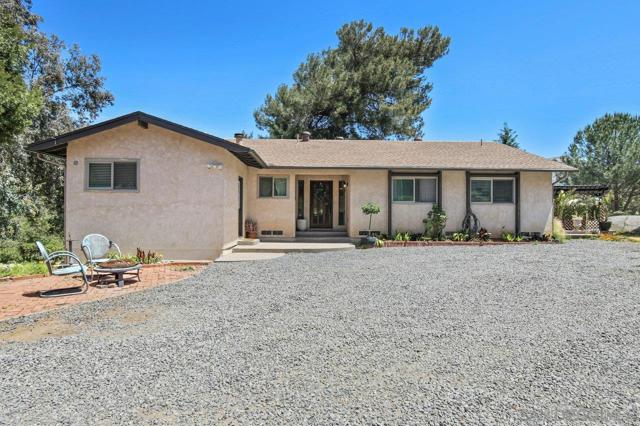 17915 Mark Lee Dr, Jamul CA: https://media.crmls.org/mediaz/821fe079-9a61-4b2a-b3d3-0f81cdc1e619.jpg