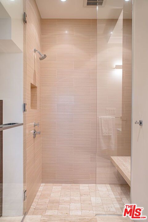8932 St Ives Drive, Los Angeles CA: https://media.crmls.org/mediaz/8220546b-5a02-487c-882f-478ac55b3c66.jpg