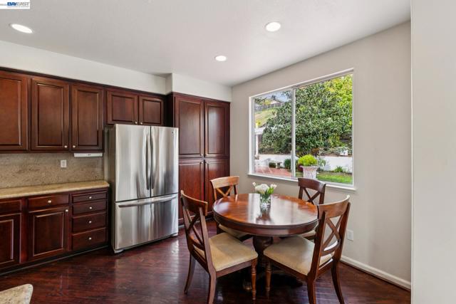 Image 12 of 51 For 25318 Buckeye Dr