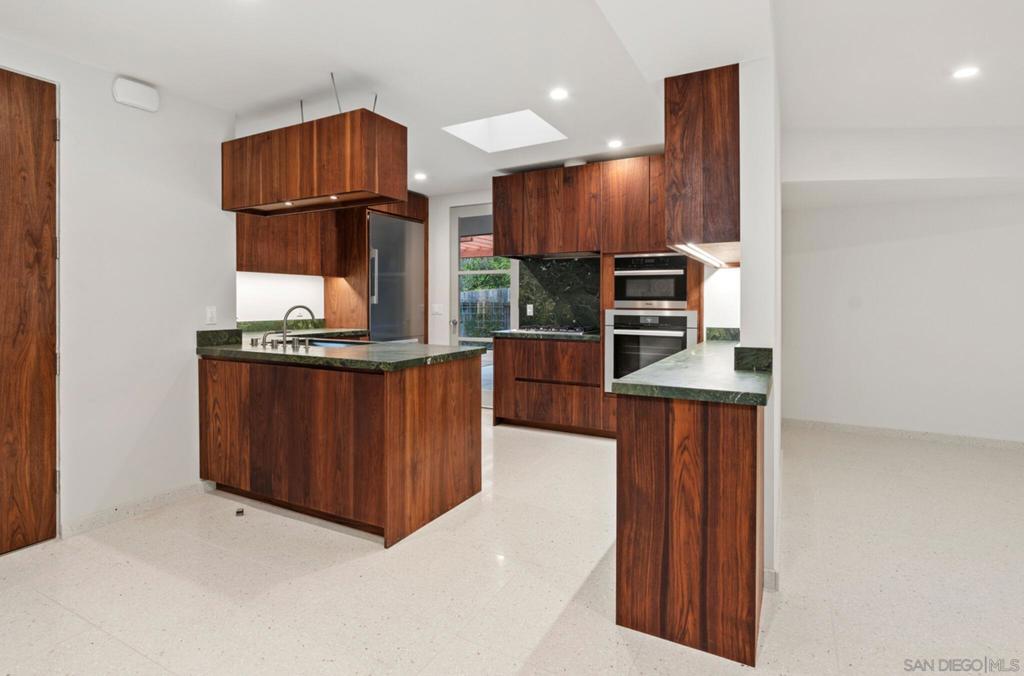 MLS #250030697SD img 18