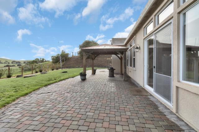 820 Via Vaquero Norte, San Juan Bautista CA: https://media.crmls.org/mediaz/8220ad44-44c6-4fc9-aa4b-fdad1e57b375.jpg