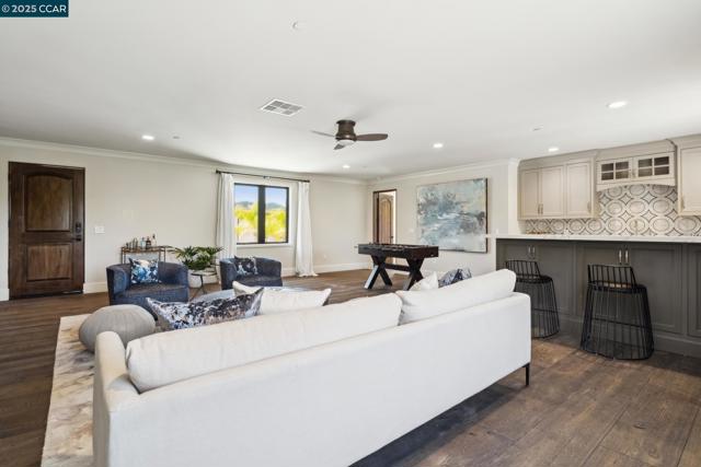 1021 Via Del Gato, Alamo CA: https://media.crmls.org/mediaz/8220f664-1aa6-4d33-9460-764cc2a43ce3.jpg