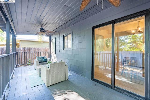 2082 Overhill Rd, Concord CA: https://media.crmls.org/mediaz/8221177b-8d15-46d6-81bb-020847450381.jpg