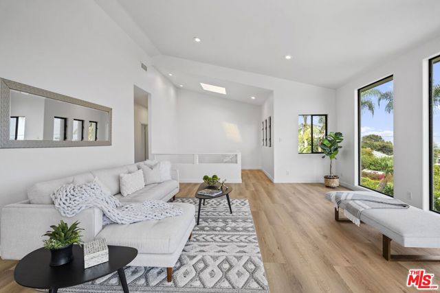 6 Toprail Lane, Rancho Palos Verdes, California 90275, 5 Bedrooms Bedrooms, ,4 BathroomsBathrooms,Residential,For Sale,Toprail,25577889