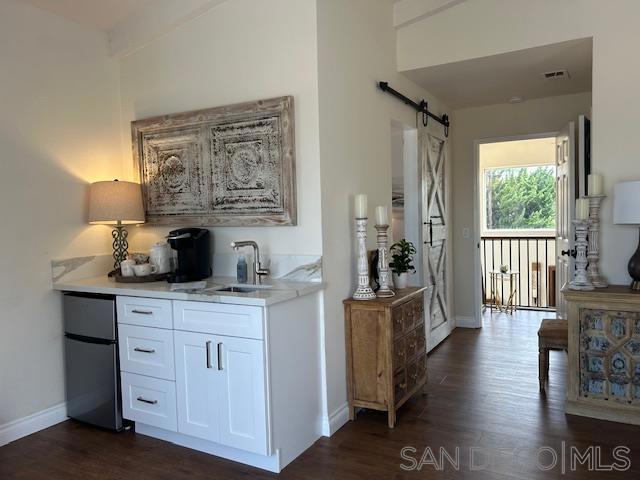 3275 Maezel Ln, Carlsbad CA: https://media.crmls.org/mediaz/82212d70-e43a-4a33-97d6-4fa5095202c3.jpg