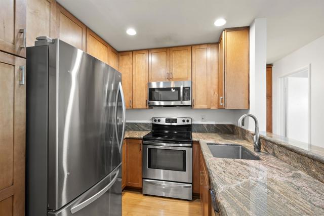 4651 Pico St, San Diego CA: https://media.crmls.org/mediaz/822165a5-1070-41c5-959e-47a38d78cf50.jpg
