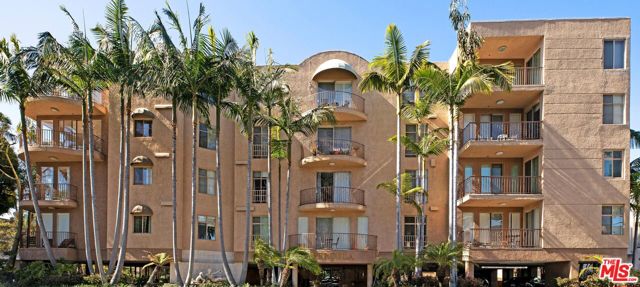 211 CALIFORNIA Avenue, Santa Monica CA: https://media.crmls.org/mediaz/82216a79-258d-466c-a4ac-c2f66a32efee.jpg
