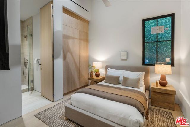 12227 Tweed Lane, Los Angeles CA: https://media.crmls.org/mediaz/82217232-d629-451a-b878-986070b0c89b.jpg