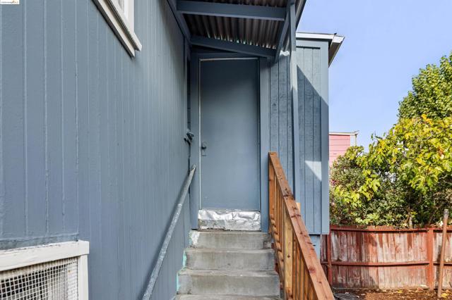 Image 39 of 42 For 2113 6th St  