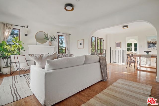 Image 3 for 2269 Cove Ave, Los Angeles, CA 90039