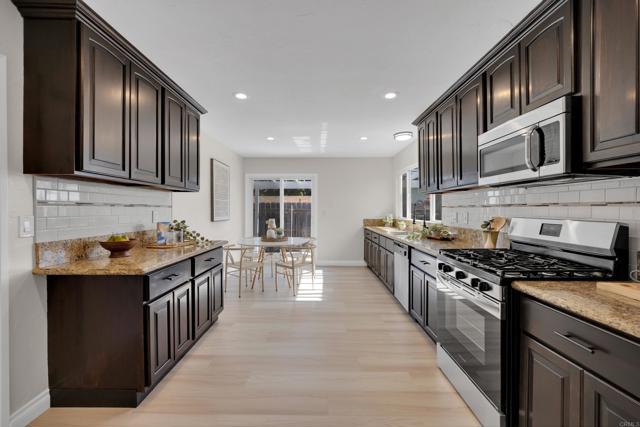 Home for Sale in Lakeside