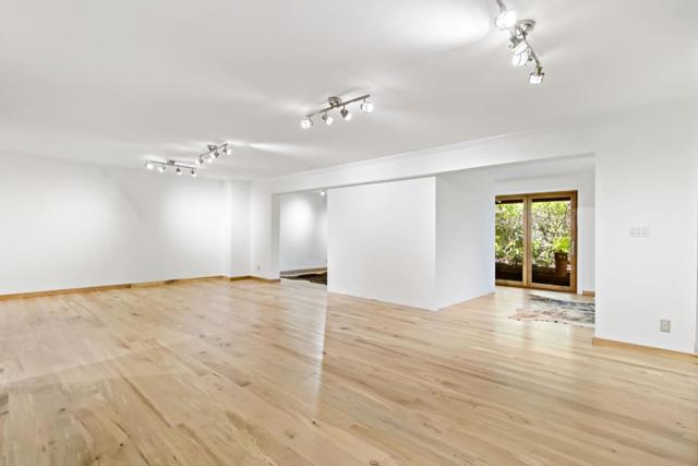 711 W California Way, Redwood City CA: https://media.crmls.org/mediaz/8223098a-377e-4178-8eac-20c19eb671d8.jpg