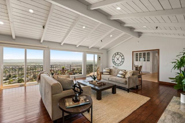 70 ENSENADA Road, San Carlos CA: https://media.crmls.org/mediaz/82238fa6-3806-41cc-9706-d3ff8767b814.jpg