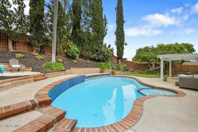 6608 Maplegrove Street, Oak Park CA: https://media.crmls.org/mediaz/8223f986-1dcf-47c0-9dad-e0980a383a7e.jpg