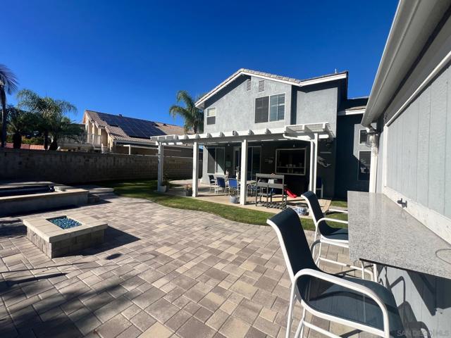 260 Sierra Madre Way, Corona CA: https://media.crmls.org/mediaz/822467ce-c38d-4bbd-88e3-5e9a1791981f.jpg