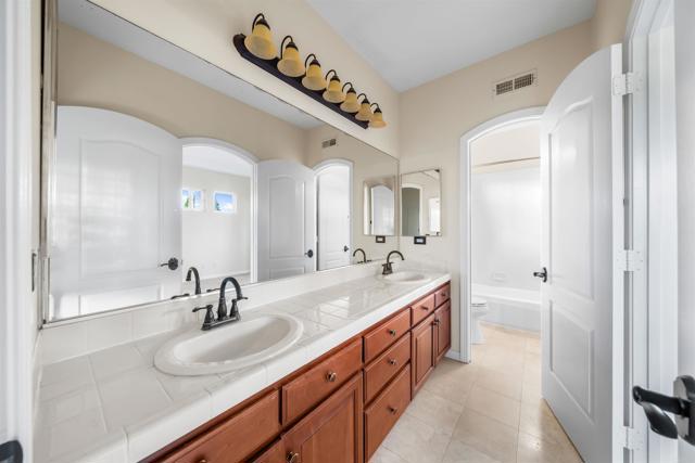 1033 Goldeneye, Carlsbad CA: https://media.crmls.org/mediaz/8224d43e-bbe2-48c8-a365-819ff22ccd22.jpg