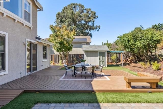 4110 Mystic View Ct, Hayward CA: https://media.crmls.org/mediaz/8225fb74-ce22-48f8-9593-c466d9c2e0a6.jpg