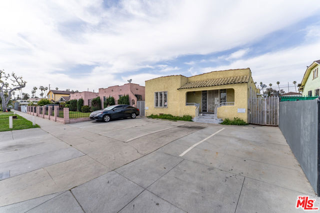 1723 W 52nd Street, Los Angeles CA: https://media.crmls.org/mediaz/82269907-2251-48e4-8a0e-5065790f7523.jpg