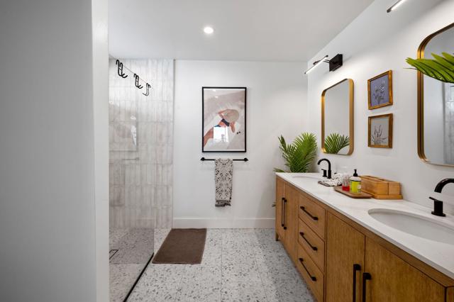 51605 Avenida Carranza, La Quinta CA: https://media.crmls.org/mediaz/8227acf3-af55-4a8a-b53a-12a298e60d49.jpg