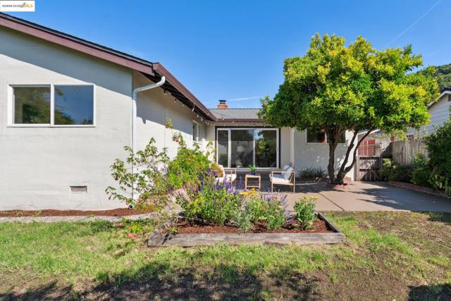 2309 Potrero Ct, Pinole CA: https://media.crmls.org/mediaz/822819da-2a5f-4521-ae19-a7bbcef53a1d.jpg