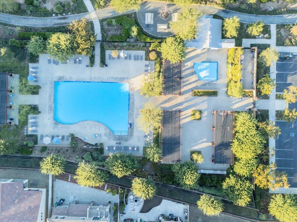 https://media.crmls.org/mediaz/8228e1d6-acde-43eb-955d-975d4c30b2ec.jpg?preset=X-Large