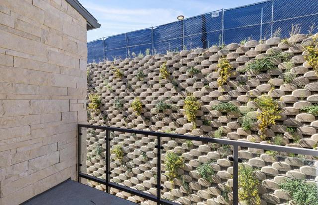 2417 Willow Way, San Mateo CA: https://media.crmls.org/mediaz/822917b4-6e16-4704-9c81-e5616536f1d5.jpg