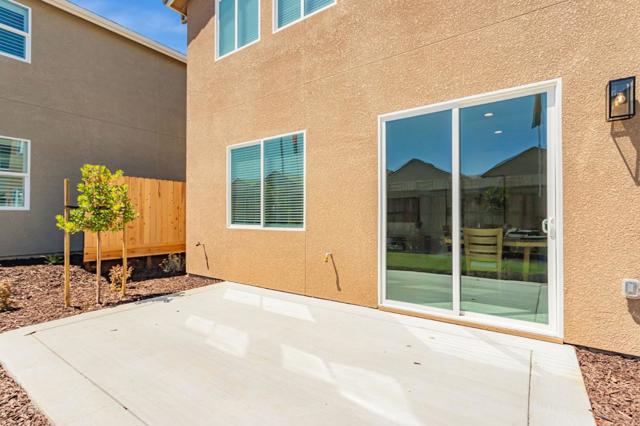1143 Coyote Peak Way, Hollister CA: https://media.crmls.org/mediaz/82297b22-c8dd-4427-a36d-5ce65d19f360.jpg