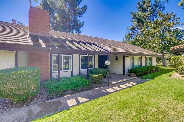 12580 Oaks North Drive, San Diego CA: https://media.crmls.org/mediaz/822b0d2f-3598-4910-8660-b20944f766e2.jpg