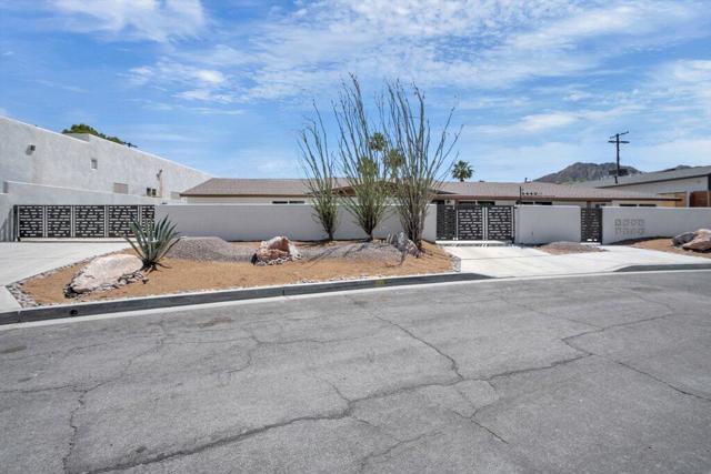 51480 Avenida Obregon, La Quinta CA: https://media.crmls.org/mediaz/822b1de2-f313-40a6-b439-49cb1ecd8b11.jpg