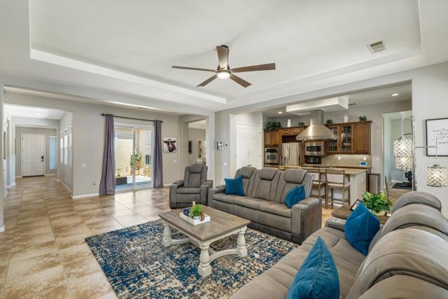 40844 Piazza Del Paradiso, Indio CA: https://media.crmls.org/mediaz/822c336e-eb86-4d8e-8207-fef8693e09d9.jpg
