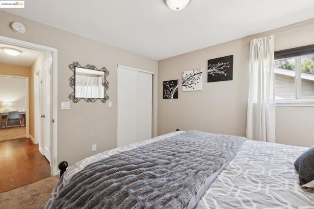 2670 Crescent Dr, Concord CA: https://media.crmls.org/mediaz/822cdfc2-9c40-4d3e-91ec-01a0560a5b9d.jpg