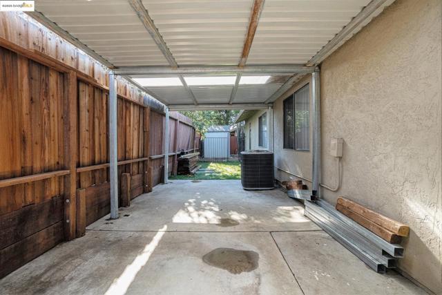 80 Mandeville Ct, Oakley CA: https://media.crmls.org/mediaz/822db36a-cf60-46c2-ac65-e63bbab241c6.jpg