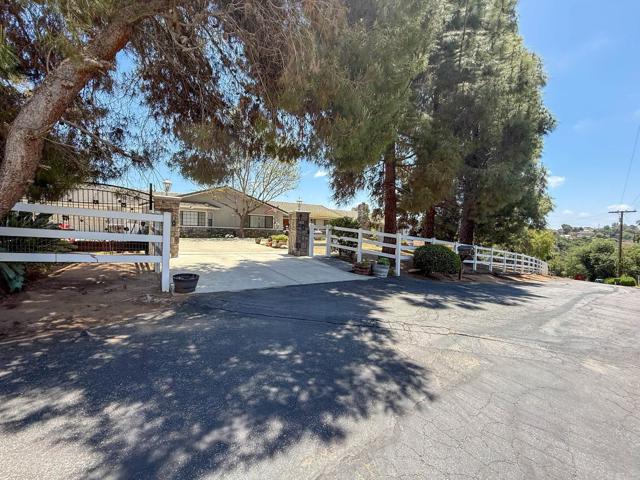 3048 Jason Road, Fallbrook CA: https://media.crmls.org/mediaz/822e7d75-e72a-4f60-ab44-83cdc98d5ab6.jpg