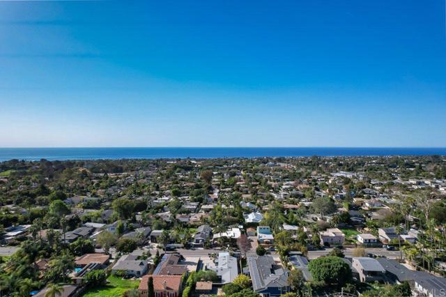 803 Saxony Road, Encinitas CA: https://media.crmls.org/mediaz/822edc62-7991-4ebc-aced-a75715360dcc.jpg