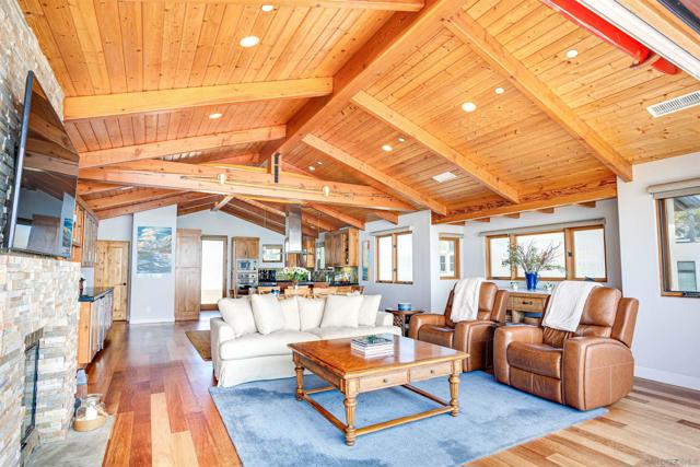 1464 Summit Ave, Cardiff by the Sea CA: https://media.crmls.org/mediaz/822f6abf-e1b4-4c01-b54b-ac7348d0e281.jpg