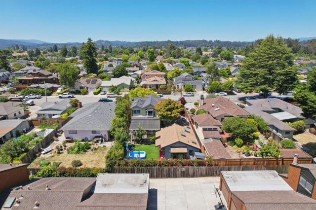 124 Glenview Street, Santa Cruz CA: https://media.crmls.org/mediaz/822faa1b-8865-4a02-a6bf-6e9c528962c1.jpg