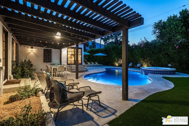 284 E Ocotillo Avenue, Palm Springs CA: https://media.crmls.org/mediaz/822fc2fa-bc6b-47f0-9b52-9af970f1a6fd.jpg