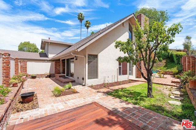 2276 Westridge Road, Los Angeles CA: https://media.crmls.org/mediaz/823001db-2671-495f-b799-609014dd9086.jpg